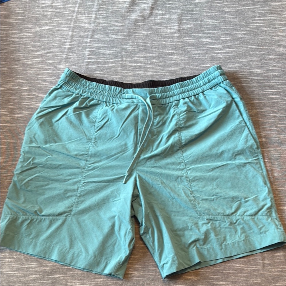Men’s Lululemon Woven Air 7in Unlined Shorts